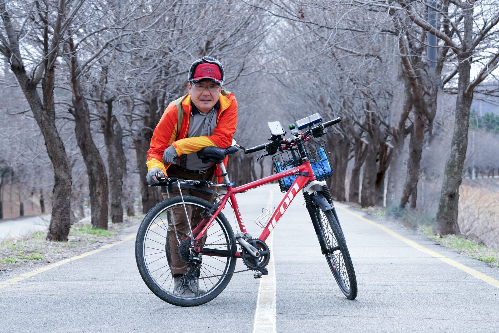 Creación de nuevas carreteras y carriles bici para mejorar la seguridad y accesibilidad de los ciclistas.